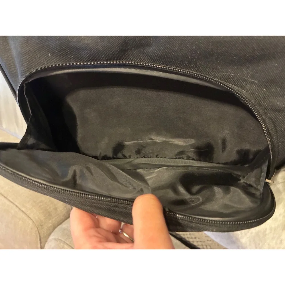 Concourse crossbody messenger
